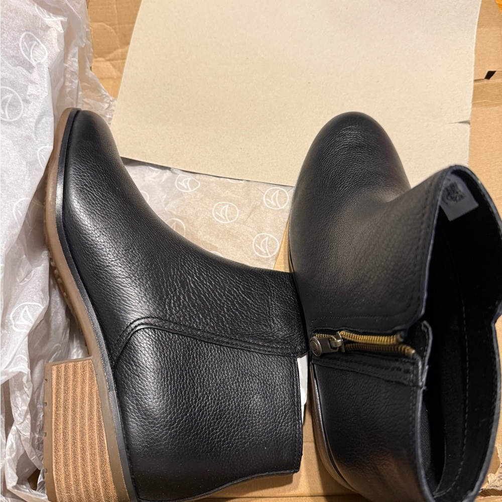 Sperry Black Ankle Boots